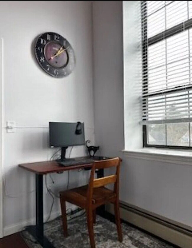 Foto del edificio - 1 bed 1 bath unit in a historic mill build...