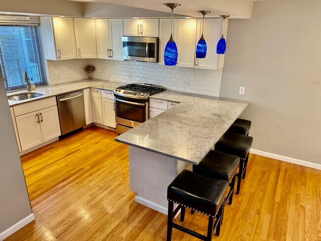 Foto del edificio - 9 Chestnut Hill Rd