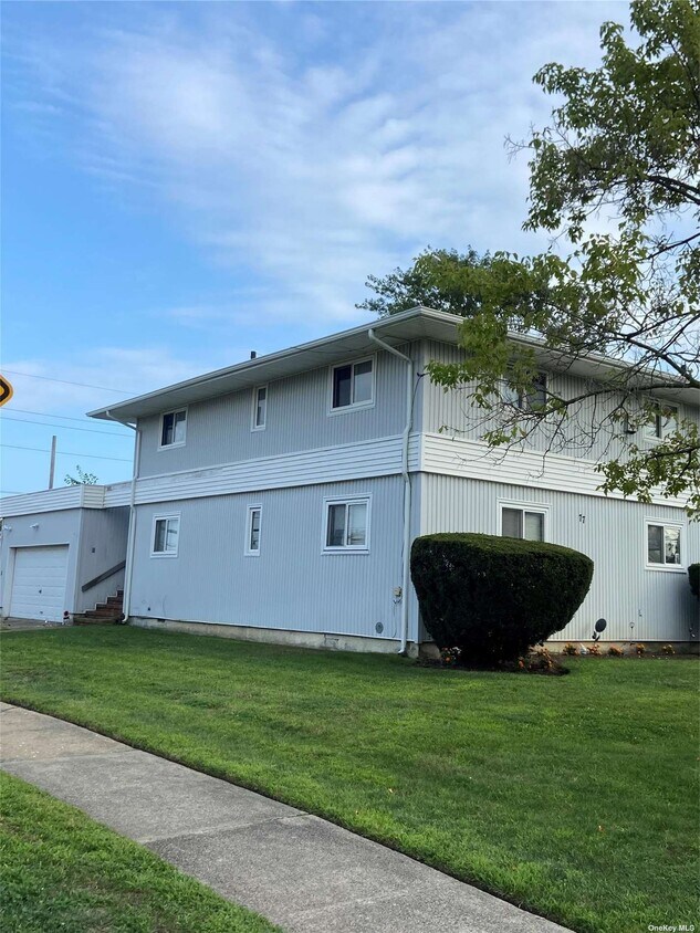 Primary Photo - 77 Nassau Ln