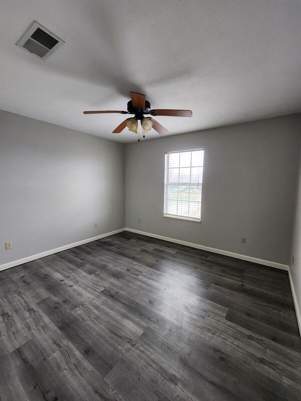 Foto del edificio - 978 N Franklin Ave.