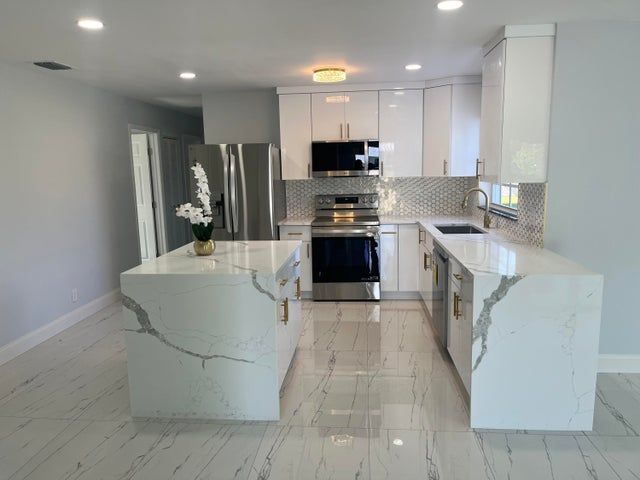 Foto principal - 1720 SW 13th St