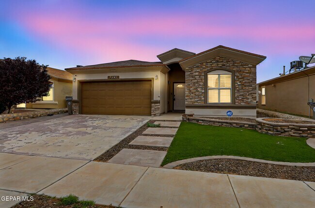 Foto del edificio - 7249 Long Meadow Dr