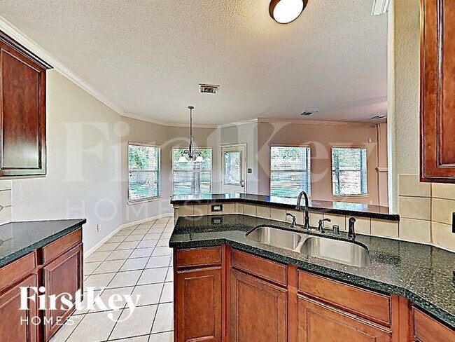 Building Photo - 1010 Spring Lakes Haven