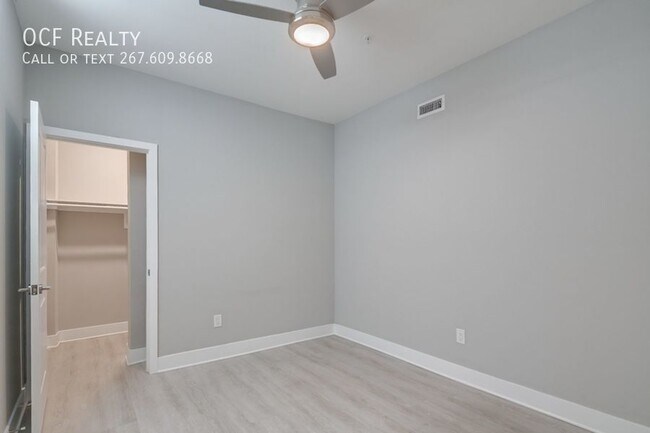 Building Photo - One Bedroom in Grad Hospital
