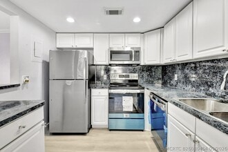 Building Photo - 450 Saxony Way
