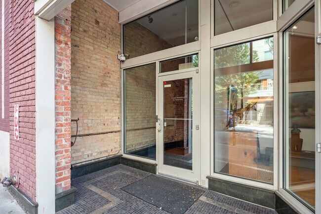 Foto del edificio - 52 Biltmore Ave