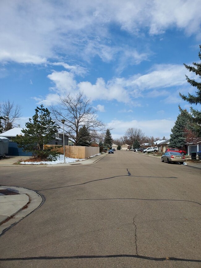 Building Photo - 4B/2B Home with Attached Garage in Longmon...