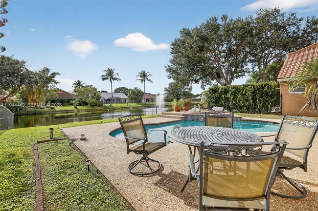 Foto del edificio - 9481 Oak Grove Cir