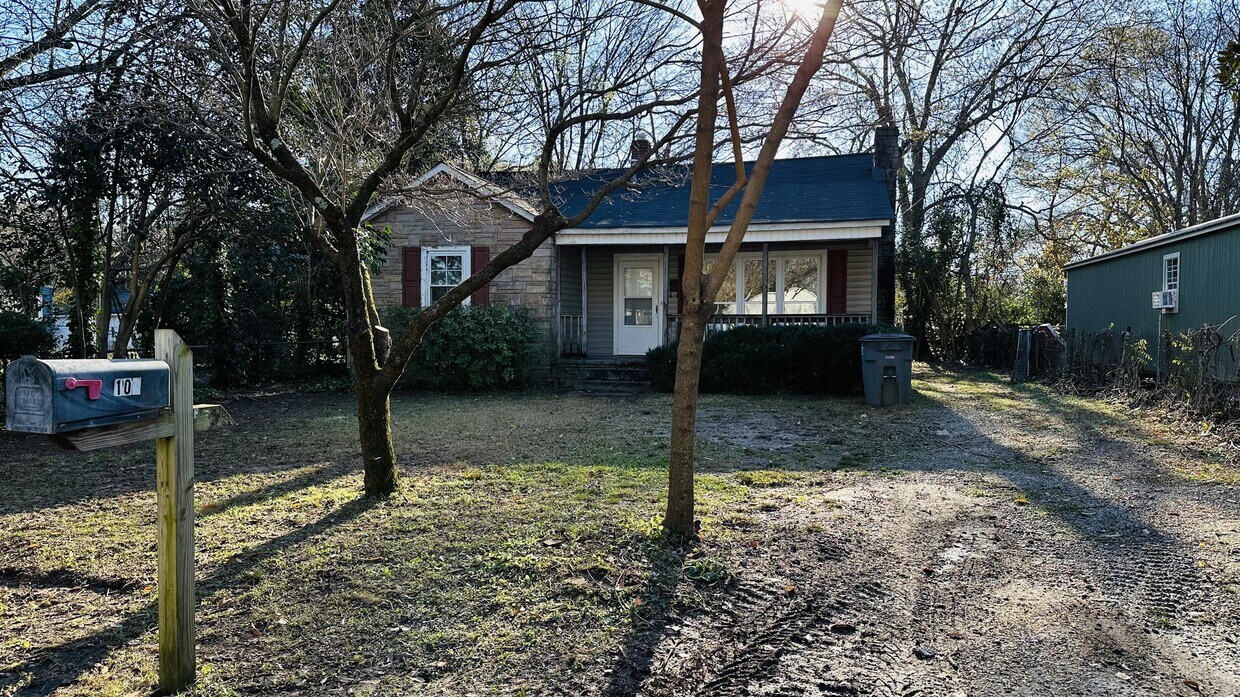 102 E Wilburn Ave, Greenville, SC 29611 House Rental in Greenville