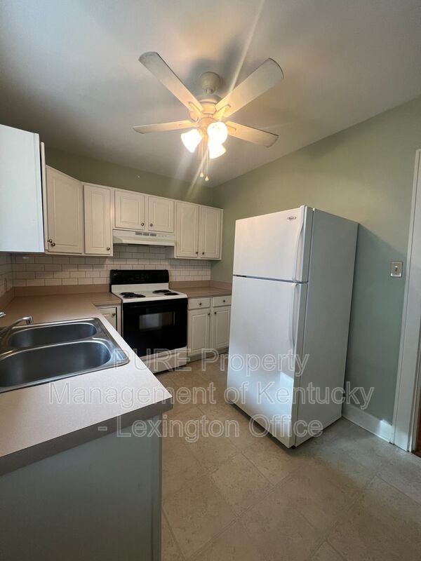 Foto del edificio - 106 Montgomery Ave