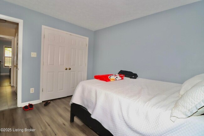 Building Photo - 9509 Hunters Trail Ct