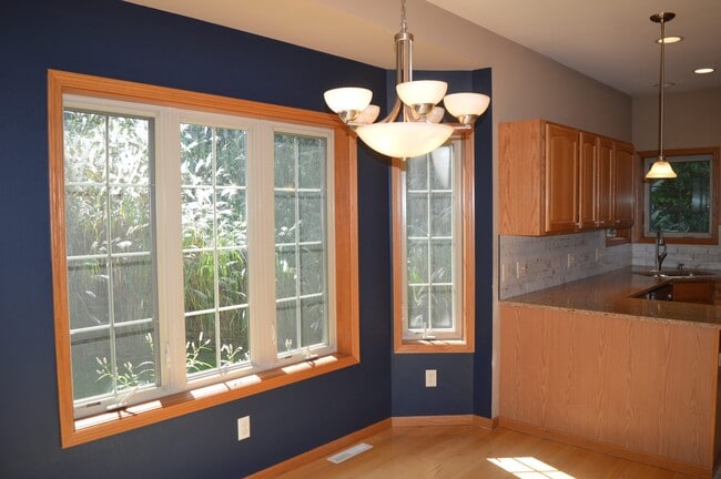 Building Photo - 4734 Bergamot Way