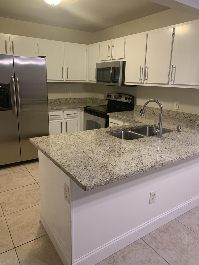 Building Photo - 4212 Palm Bay Cir