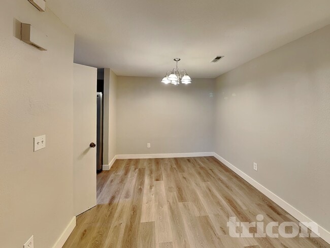 Foto del edificio - 1021 30th St NE