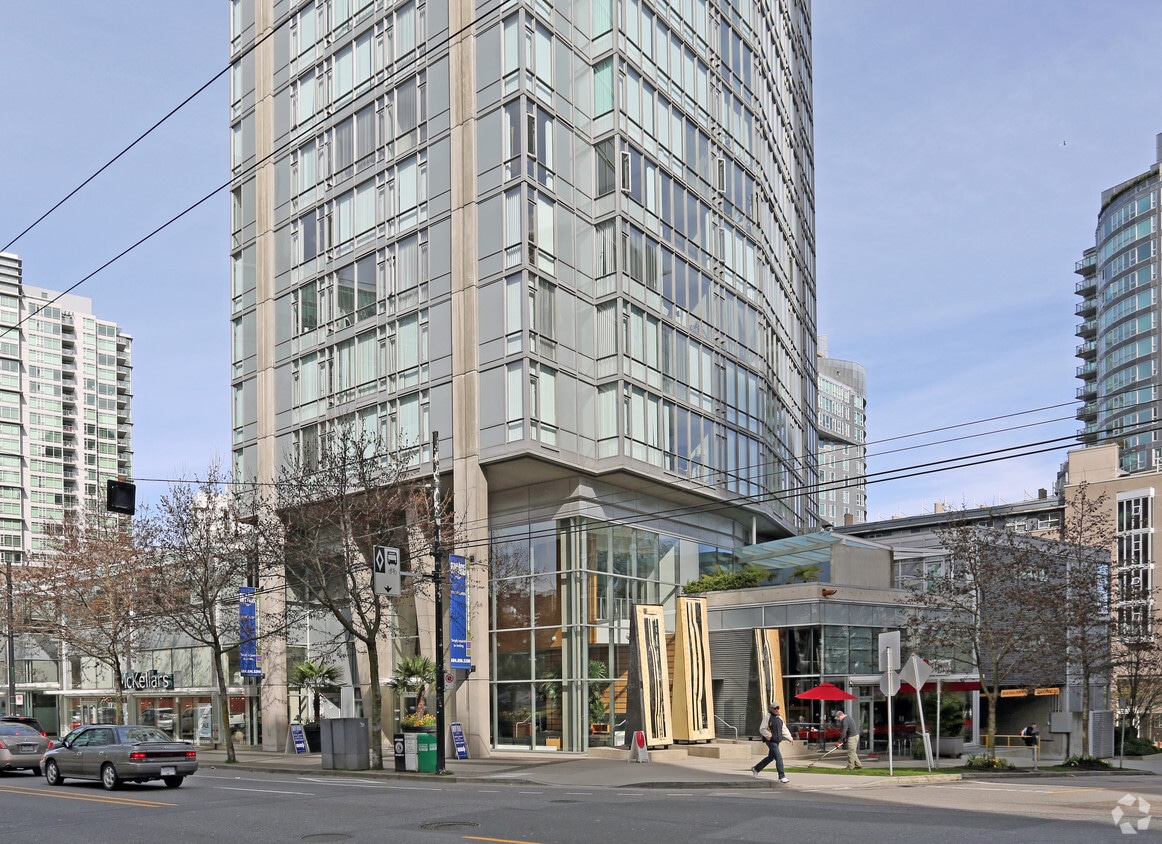 Primary Photo - Bayview at Coal Harbour