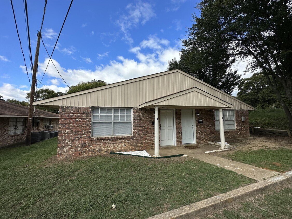 Primary Photo - 3802 Pine St