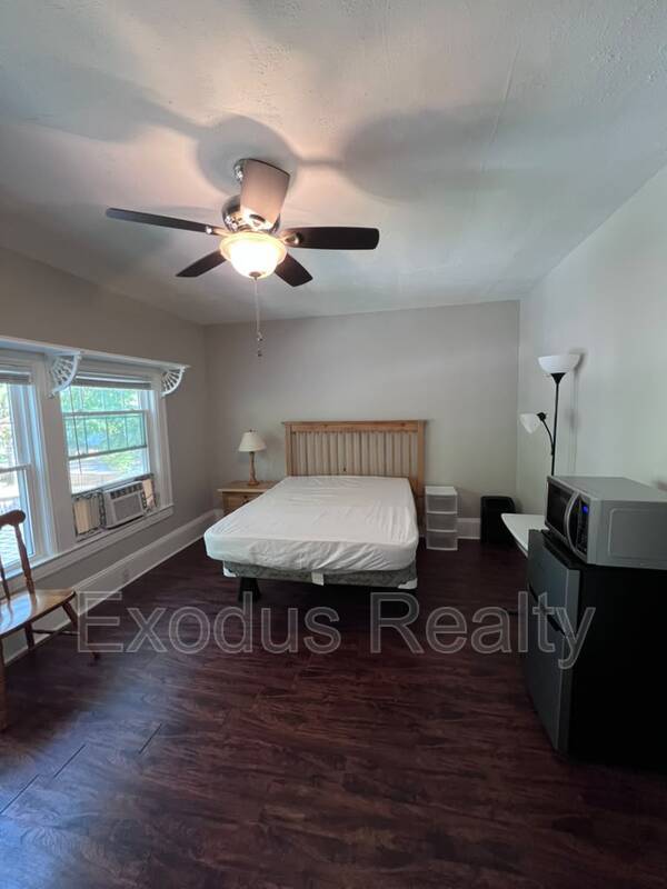 Foto del edificio - 115 Hillcrest Dr