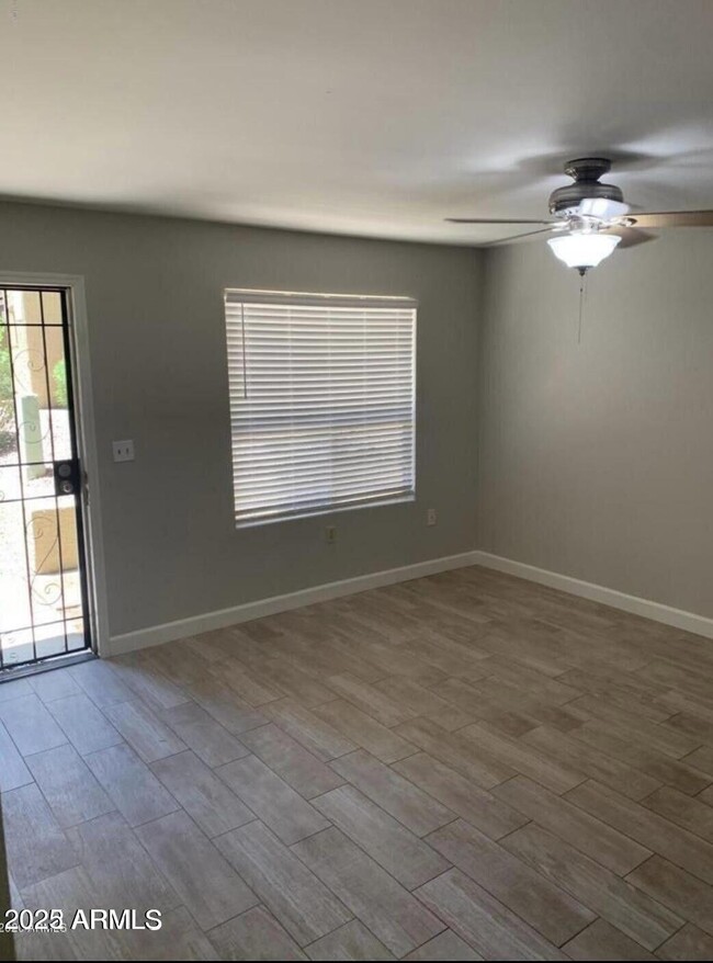 Foto del edificio - 461 W Holmes Ave