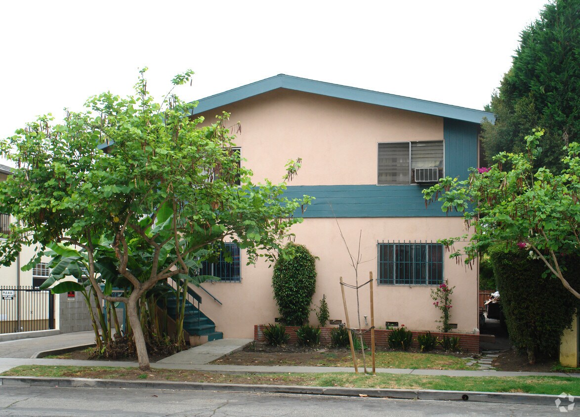 Foto del edificio - 847 Westbourne Dr