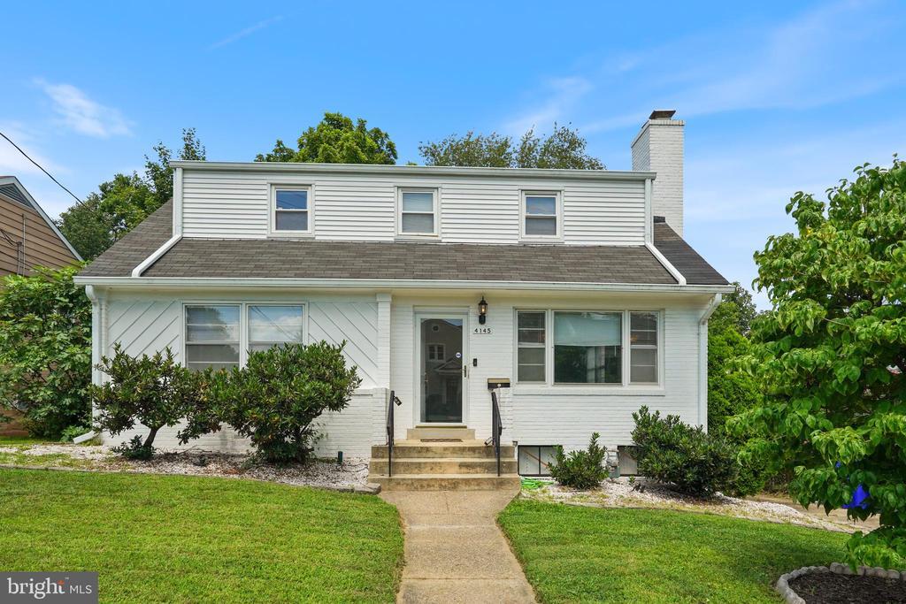 Foto principal - 4145 6th St S