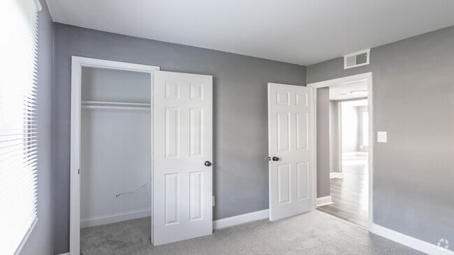 2BR,1BA,-840SF, Deluxe - District At Williamsburg