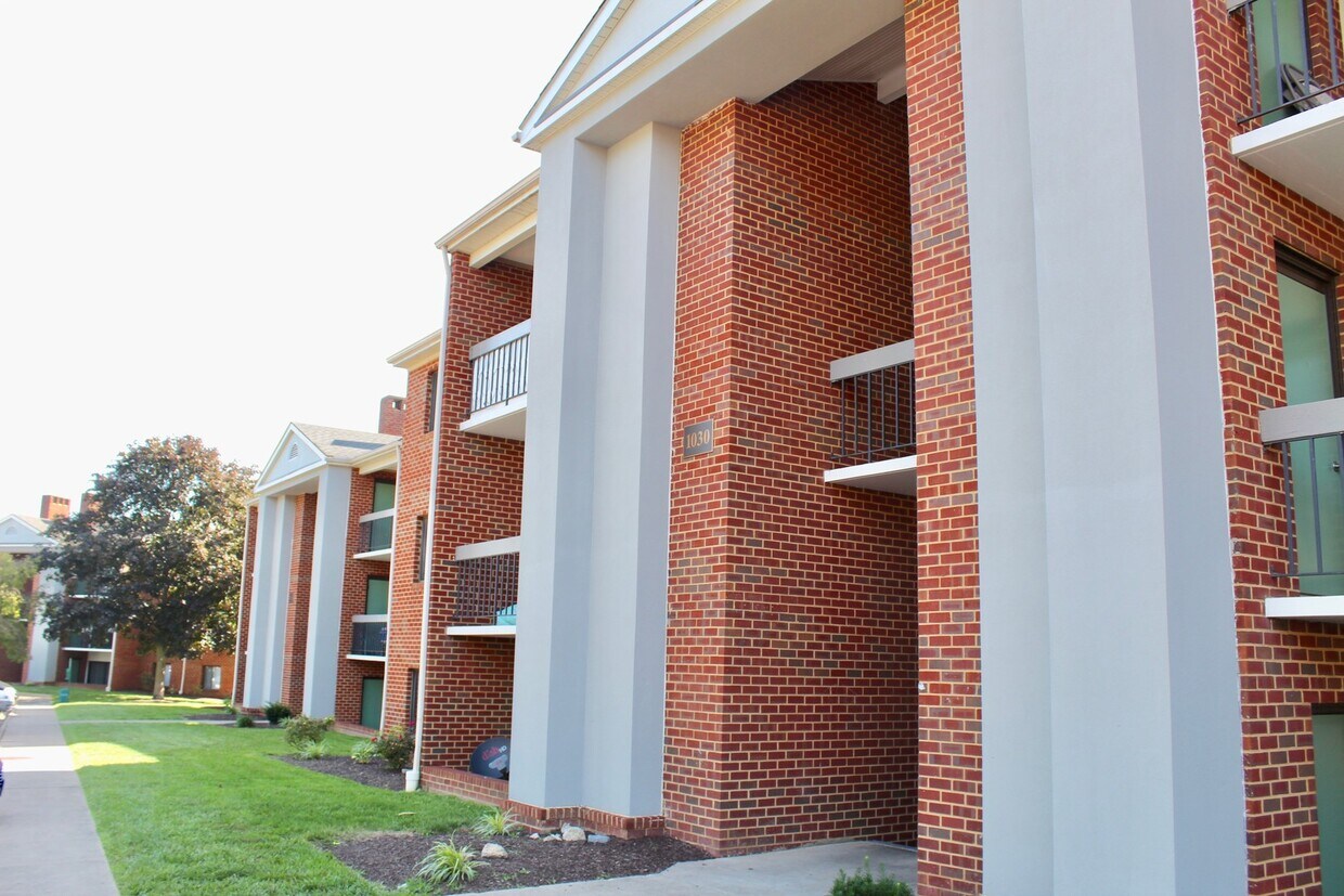 Foto principal - 1030 Blue Ridge Dr