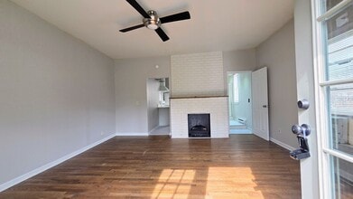 Building Photo - 883 Monroe Dr NE