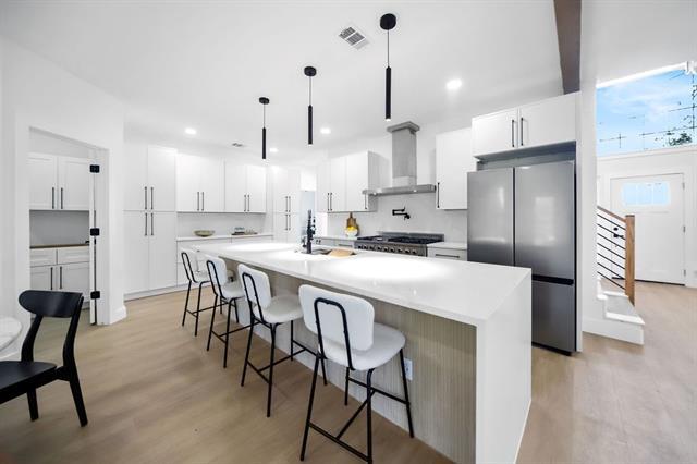 Foto principal - 7505 Larchmont Dr