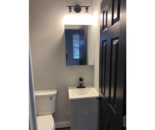 Foto del edificio - 3523 Edmondson Ave