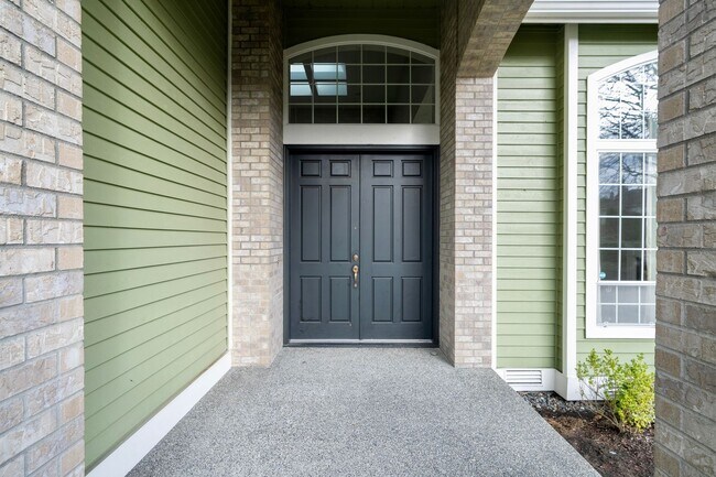 Foto del edificio - Spacious 5 Bedroom 3 Bath Home w/ 3-Car Garage and New Updates!
