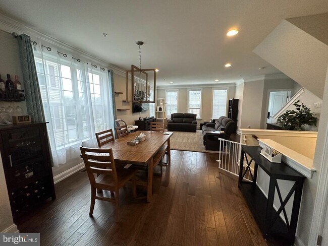 Foto del edificio - 1071 Chapman Cir