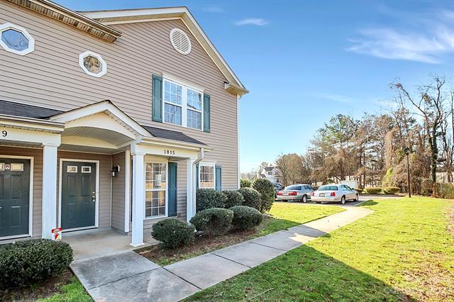 Building Photo - 1815 Butterfly Ln