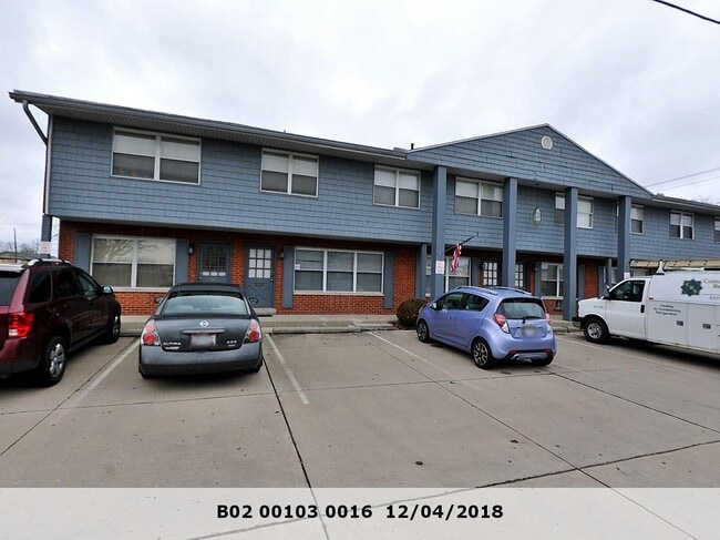 Building Photo - 37 Kenbrook Dr