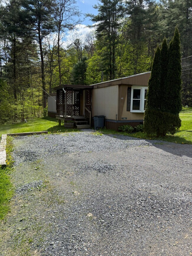 Foto del edificio - 1124 Moose Run Rd