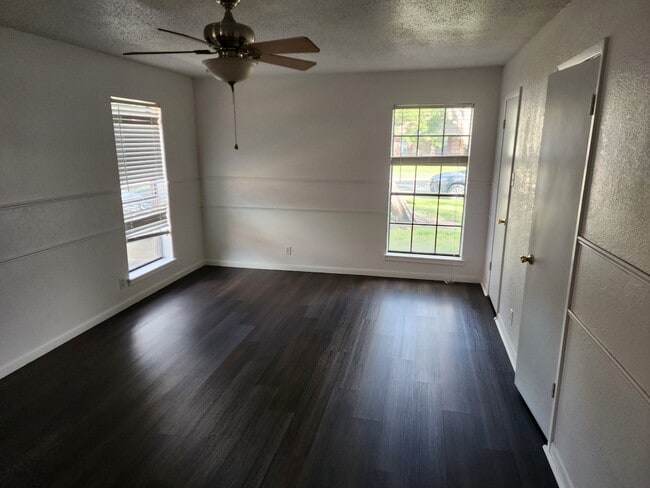 Foto del edificio - 1802 Archer Dr