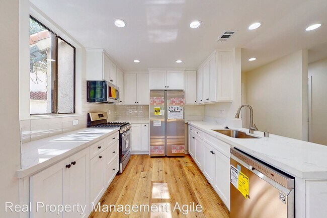 Building Photo - 2 br, 2 bath House - 30 Vista Lago