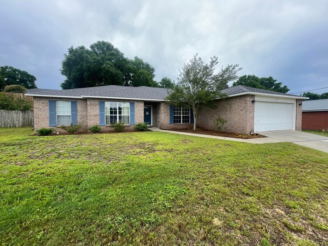 Foto principal - 321 Egan Dr
