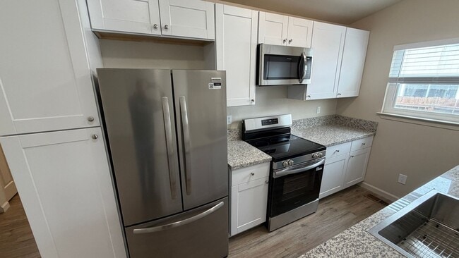 Building Photo - Mountain View Apartments - 1280