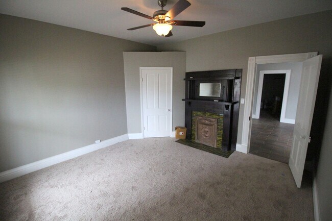 Foto del edificio - 3 bed 2 bath Campus Rental