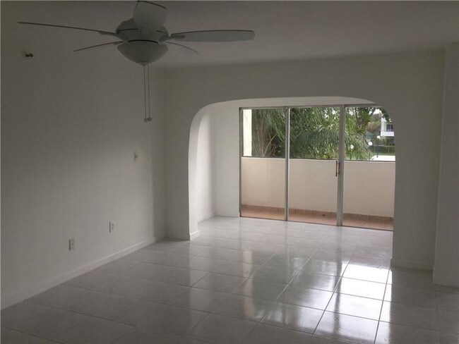 Building Photo - 10661 SW 108th Ave