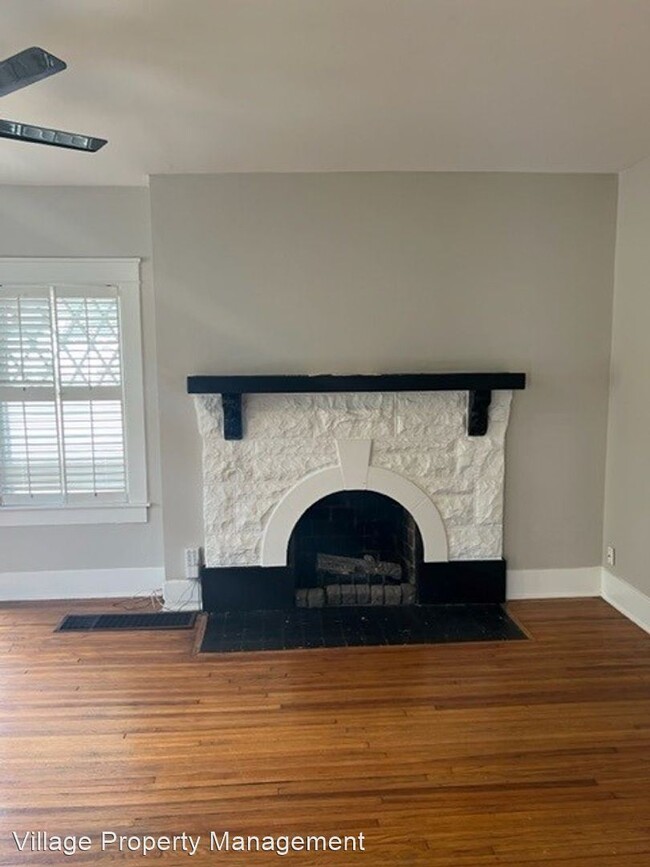 Building Photo - 2 br, 2 bath House - 2211 Natchez Trace #A