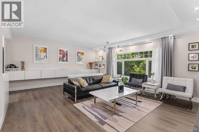 Building Photo - 3211 Kilkenny Rd SW