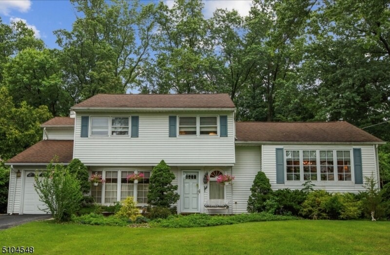 6 Boynton Dr, Livingston, NJ 07039 Room for Rent in Livingston, NJ