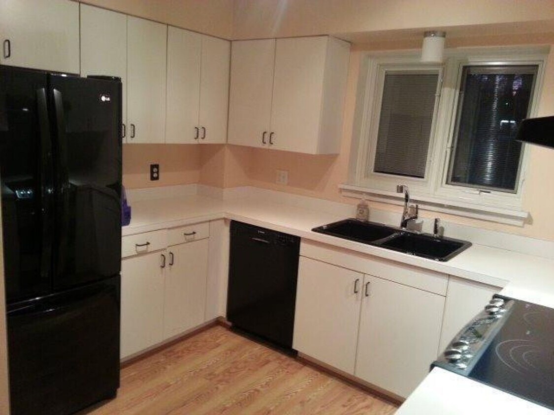 Foto del edificio - 2 Bedroom 2 Bathroom Condo close to Downto...