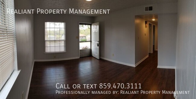 Building Photo - 364 E Tiverton Way