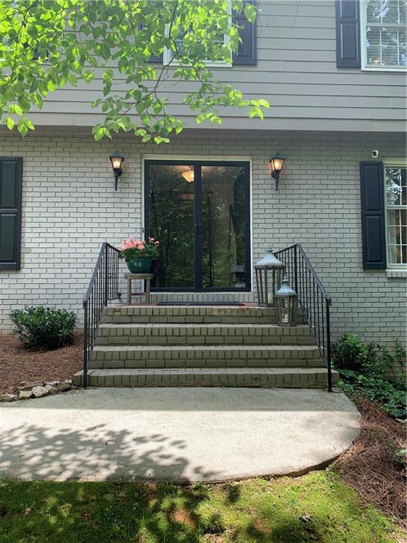 Building Photo - 705 Hunterhill Ct