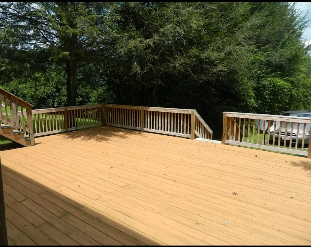 Deck - 323 Parker Farm Rd