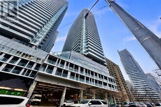 Building Photo - 195 Redpath Ave