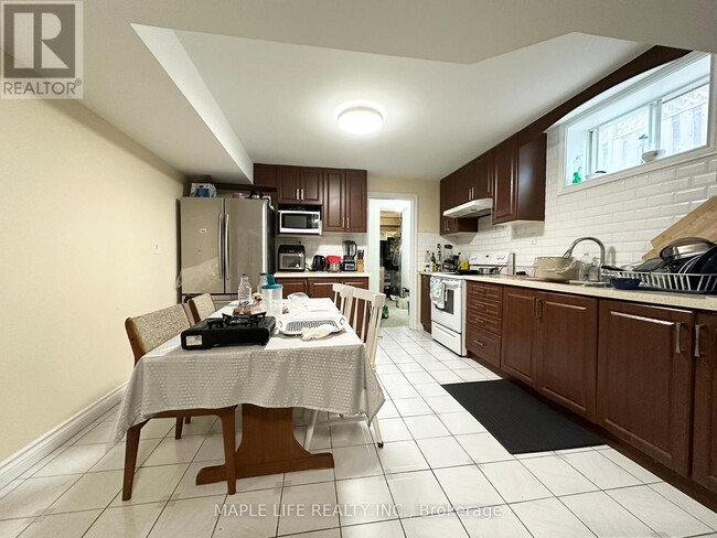 Building Photo - 68 Wedgewood Dr