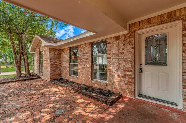Building Photo - 5342 Trail Lake Dr
